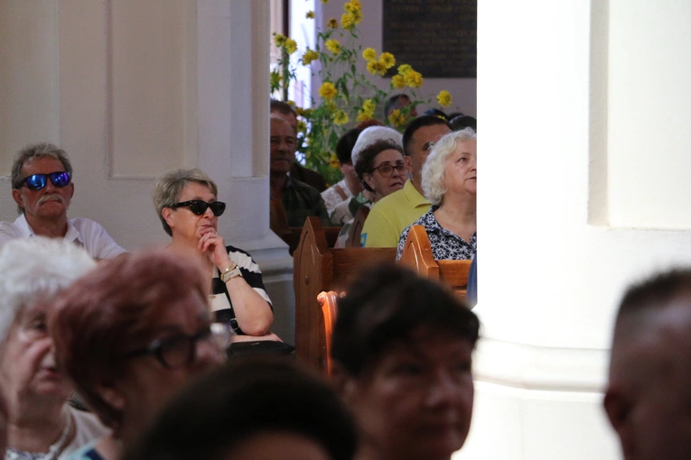 Popowo Kościelne. Poświęcenie cegły z Dzrwi Świętych bazyliki św. Piotra w Watykanie