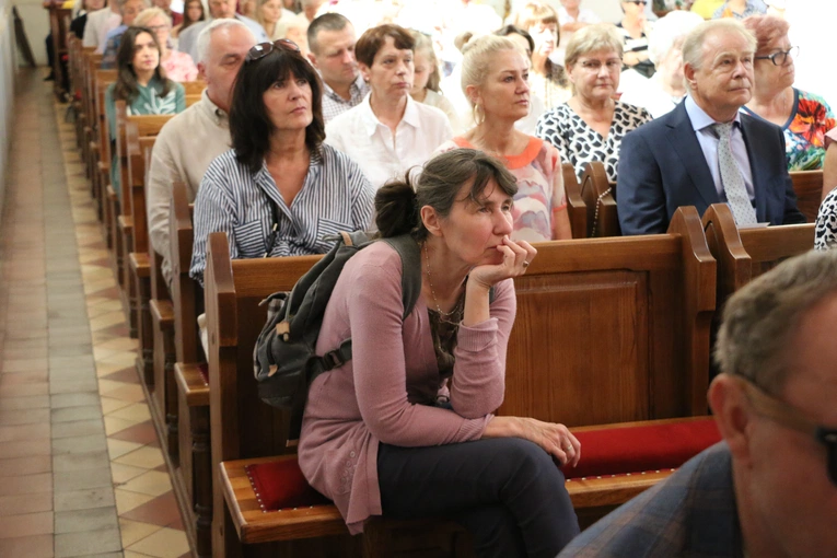 Popowo Kościelne. Poświęcenie cegły z Dzrwi Świętych bazyliki św. Piotra w Watykanie