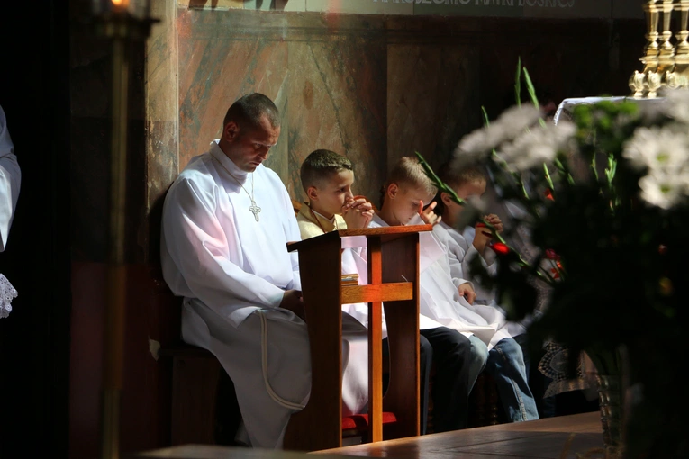 Popowo Kościelne. Poświęcenie cegły z Dzrwi Świętych bazyliki św. Piotra w Watykanie