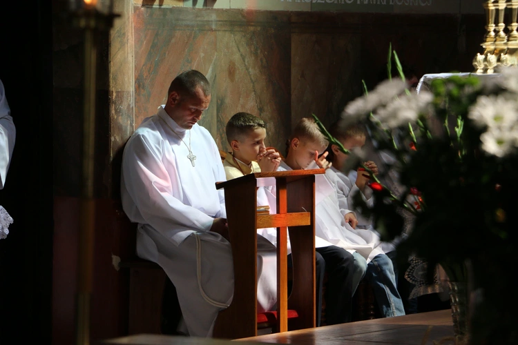 Popowo Kościelne. Poświęcenie cegły z Dzrwi Świętych bazyliki św. Piotra w Watykanie