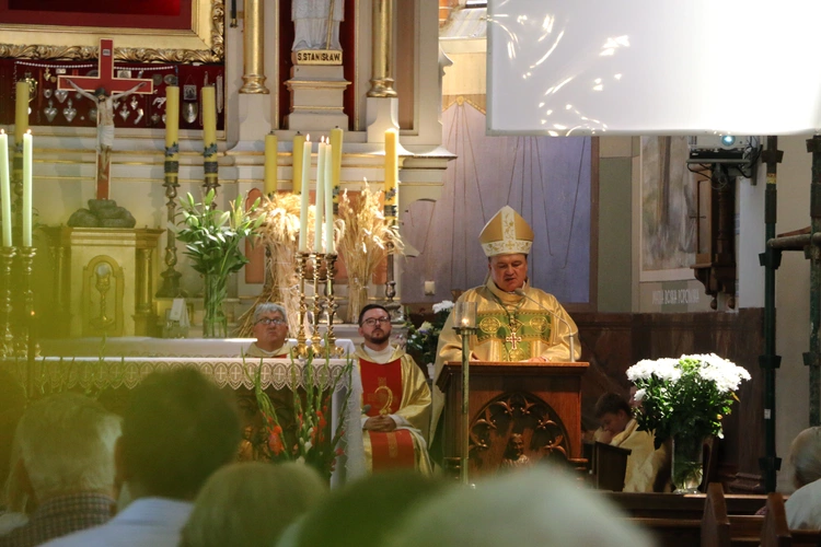 Popowo Kościelne. Poświęcenie cegły z Dzrwi Świętych bazyliki św. Piotra w Watykanie