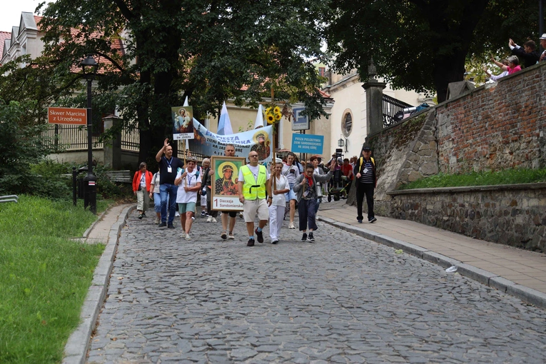 Z Sandomierza na Jasną Górę