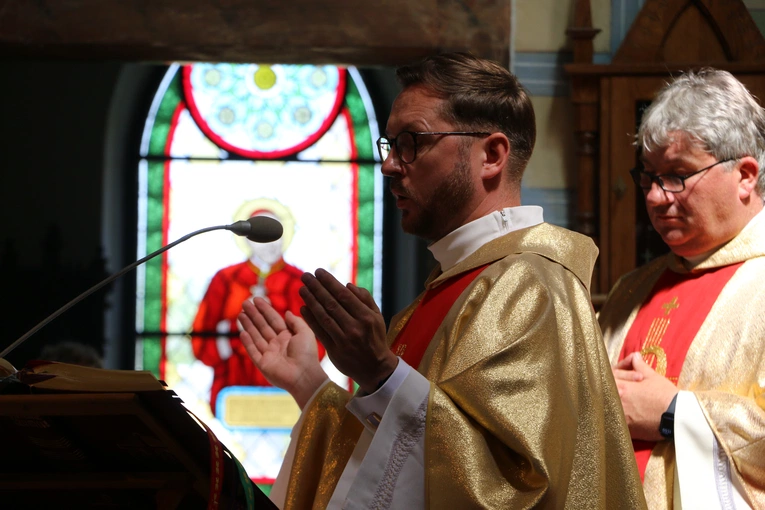 Popowo Kościelne. Poświęcenie cegły z Dzrwi Świętych bazyliki św. Piotra w Watykanie