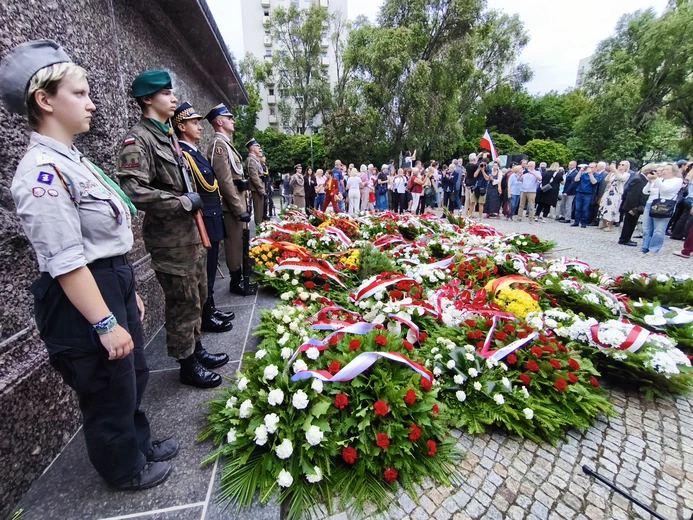 Przy Pomniku Ofiar Rzezi Woli