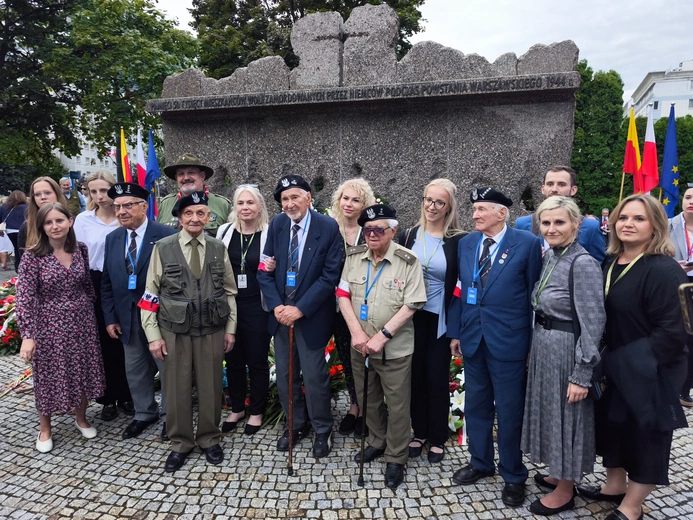 Przy Pomniku Ofiar Rzezi Woli