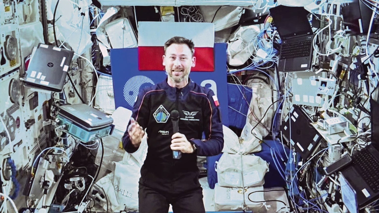 Kosmiczna misja polskiego astronauty trwa