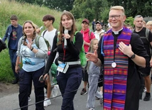Młodzi nie chodzą na piesze pielgrzymki? To stereotyp. Poznajcie grupę nr 20