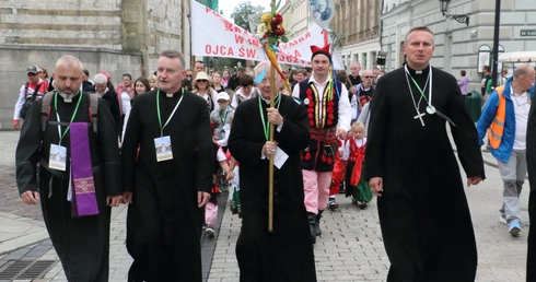 Kraków. Ruszyli ku Jasnej Górze