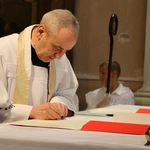 Szczawin Kościelny. Konsekracja ołtarza