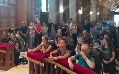  Po raz 14. szli od Królowej Beskidów do Królowej Podhala.