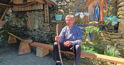 O Japonii  z ks. Janem rozmawiamy w Istebnej na Polance, gdzie znajduje się rodzinna kapliczka misjonarza. 