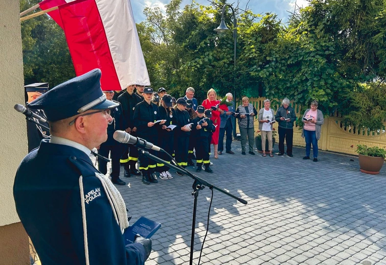  Uroczystości przed kościołem Wniebowstąpienia Pana Jezusa.