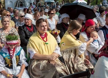  Czas sierpniowego pielgrzymowania stwarza możliwość spotkania reprezentantek różnych stanów, zawodów  i grup społecznych. 