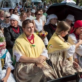  Czas sierpniowego pielgrzymowania stwarza możliwość spotkania reprezentantek różnych stanów, zawodów  i grup społecznych. 