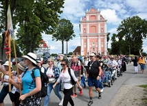 Pielgrzymi przez 13 dni mają do pokonania 420 kilometrów.