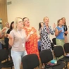 Modlitwa uwielbienia podczas rekolekcji w Błotnicy.