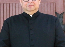Ksiądz proboszcz Krzysztof Gałan każdego dnia obejmuje modlitwą swoich parafian. 