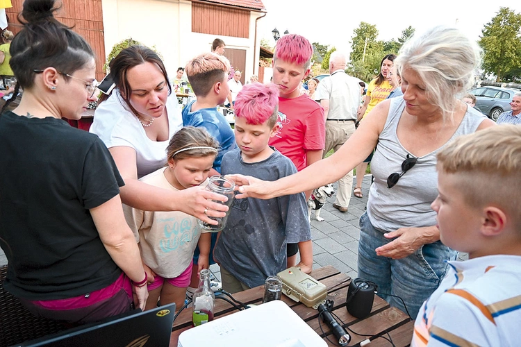Podczas spotkania można było zobaczyć z bliska detektor, odchody i zmumifikowanego nietoperza.