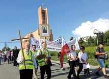 Uczestnicy zgromadzenia wyruszyli spod kościoła pw. bł. Karoliny do Skrzyszowa.
