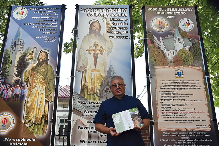 Ks. Józef Drabik prezentuje atrakcyjną propozycję pielgrzymowania.