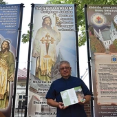 Ks. Józef Drabik prezentuje atrakcyjną propozycję pielgrzymowania.
