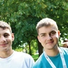 Michał (Misza) Kolbert i Daniel Kaziuk przyjechali ze swoją grupą z Czerniowiec  w Ukrainie.  – Integrujemy się z Panem Bogiem i i innymi – mówi Michał (z lewej). 