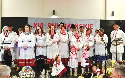 „Nazwa Zespołu Górali Czadeckich »Dawidenka« z Koźlic na Dolnym Śląsku pochodzi od tańca wykonywanego zwyczajowo w Tereblaczu na Bukowinie w okresie wczesnowiosennym. Zaobserwowany kiedyś w nieodległej wiosce Dawideny spodobał się tak bardzo, że postanowiono przejąć go do swojej tradycji i tańczono go zwykle wtedy, kiedy schodziły śniegi. Gdy powstawał Zespół, o jego nazwie zdecydował sentyment do minionej, bukowińskiej przeszłości” – czytamy w uzasadnieniu Nagrody im. Oskara Kolberga „Za zasługi dla kultu…