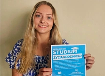Wiktoria Urbańczyk zachęca  do wzięcia udziału w studium.