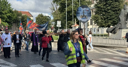 Po raz 30. idą do Matki