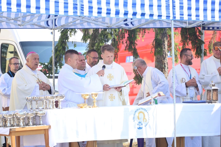 Msza św. w Szczucinie