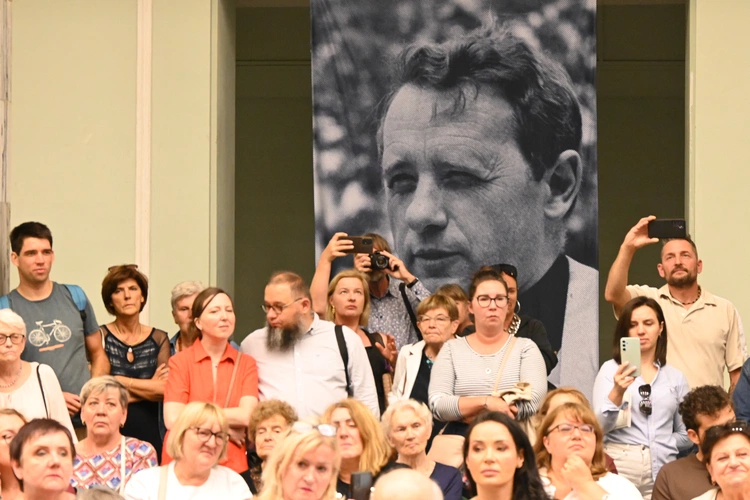 Tischner w centrum Warszawy