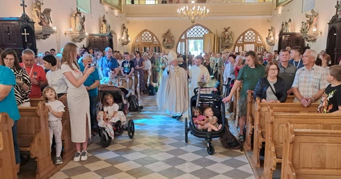 Wierni z dekanatu koneckiego już na szlaku pielgrzymkowym