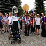 Pątnicy u bł. Wincentego Kadłubka