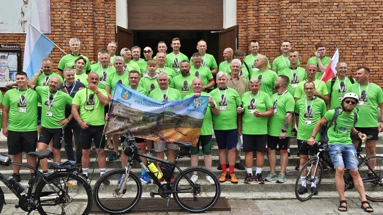 Na rowerach do Matki z dziękczynieniem za trzeźwość