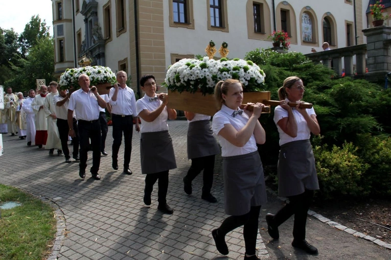 Metropolitalna uroczystość ku czci św. Jacka w Kamieniu Śląskim