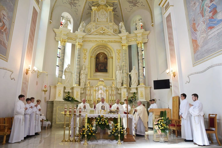 Radomyśl Wielki - poświęcenie ołtarza