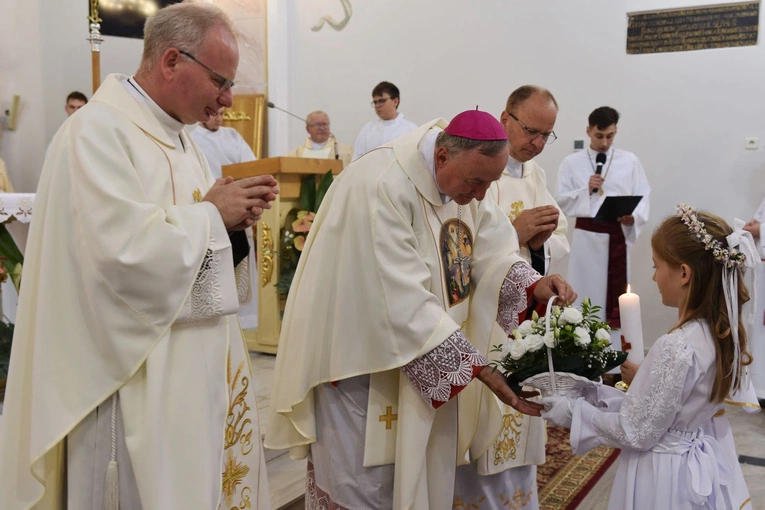 Radomyśl Wielki - poświęcenie ołtarza