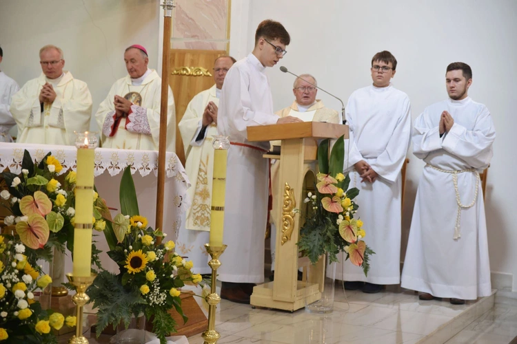 Radomyśl Wielki - poświęcenie ołtarza