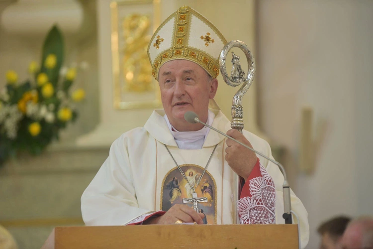 Radomyśl Wielki - poświęcenie ołtarza