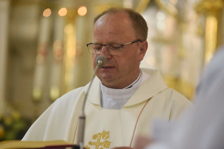 Radomyśl Wielki - poświęcenie ołtarza