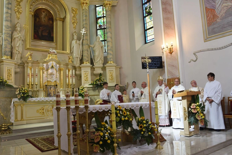 Radomyśl Wielki - poświęcenie ołtarza