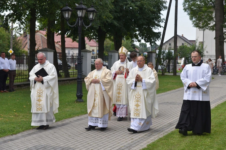 Radomyśl Wielki - poświęcenie ołtarza