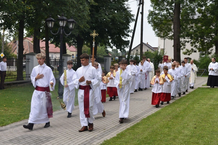 Radomyśl Wielki - poświęcenie ołtarza