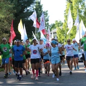 Pątnicy wybiegli na szlak pielgrzymkowy z placu seminaryjnego.