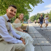 Zosia i Filip, stągiew z Wrocławia i droga na Gody Baranka
