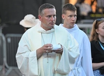 Bp Przyborek: pielgrzymka buduje nadzieję 