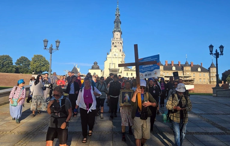 Pielgrzymka... nadal idzie! Wyszli z Jasnej Góry w stronę Krakowa