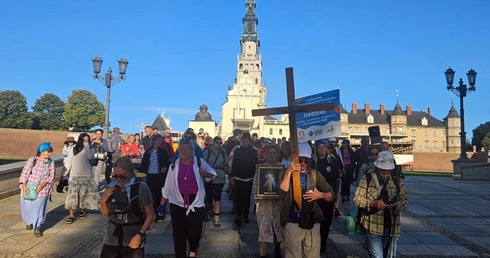 Pielgrzymka... nadal idzie! Wyszli z Jasnej Góry w stronę Krakowa