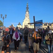 Pielgrzymka... nadal idzie! Wyszli z Jasnej Góry w stronę Krakowa