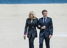 Prezydent Francji z małżonką pozwali amerykańską podcasterkę. Rozsiewa plotki o rzekomej transpłciowości pani Macron
